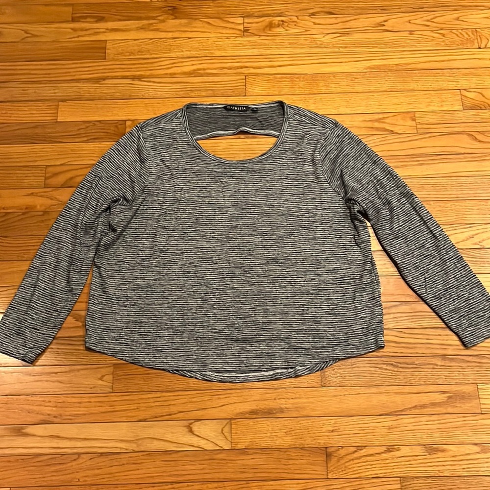 Athleta extra large long sleeve top.